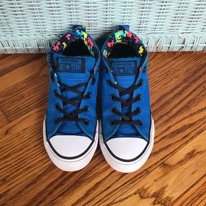 Converse CTAS Street Mid-Top Junior size 2 Sneaker
